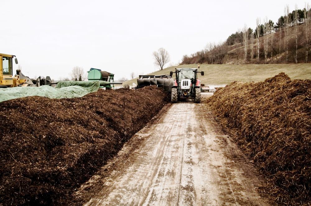 Kompostovanie tvorí menej škodlivín ako skládkovanie, treba však dbať na niekoľko zásad
